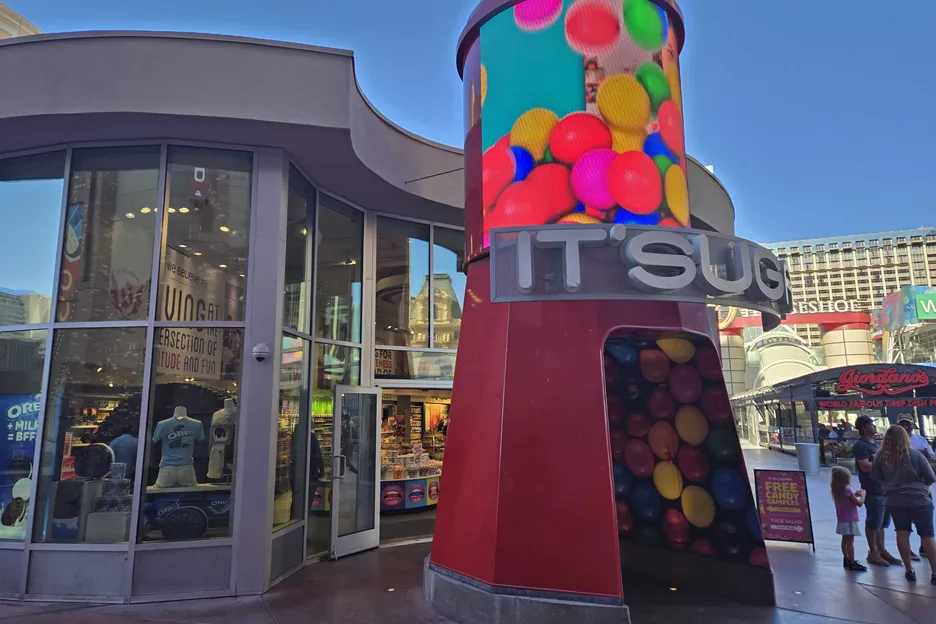 It's Sugar is outside the Horseshoe in the front food court area. 