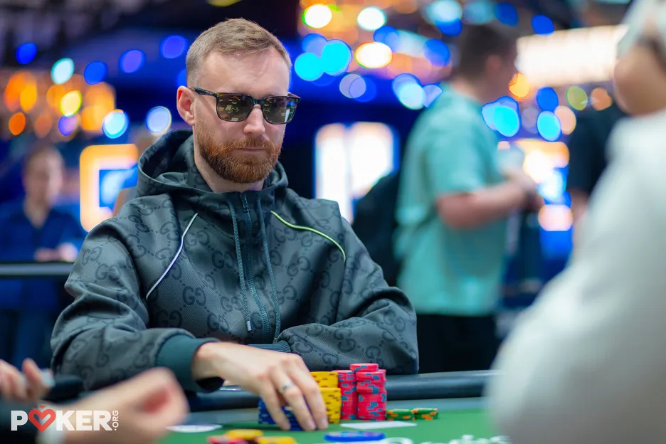 Aliaksei Boika Took an early lead in the final against Artur Martirosian.