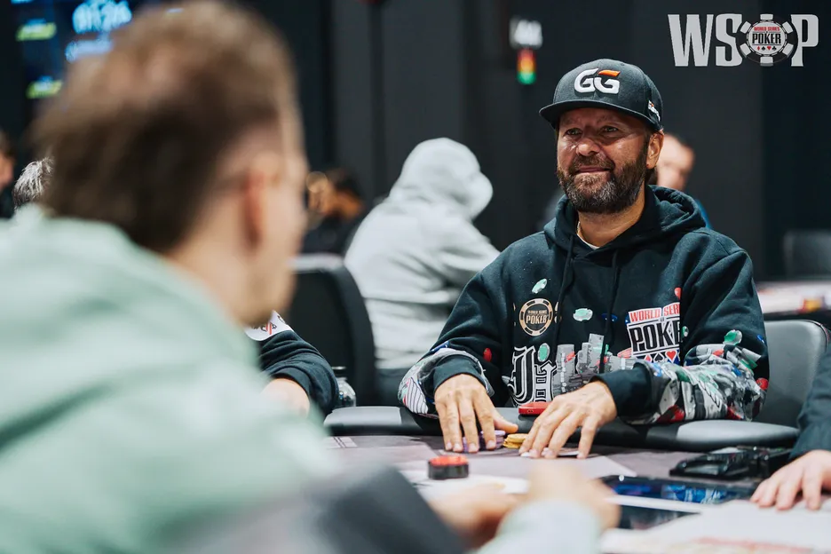 Daniel Negreanu.                     