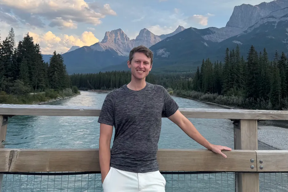 Former high-stakes crusher Aaron Jones left poker to be a serial entrepreneur as well as a Daily Fantasy Sports player. 