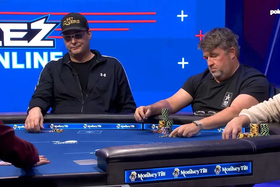 Hellmuth won a loud $2,600. 