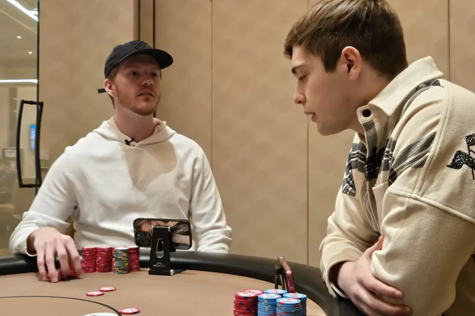The two players met at Resorts World for a session of $5/$10. 