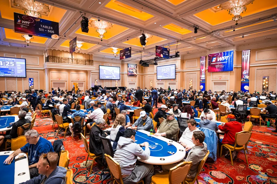 The Encore Ballroom is still full. 