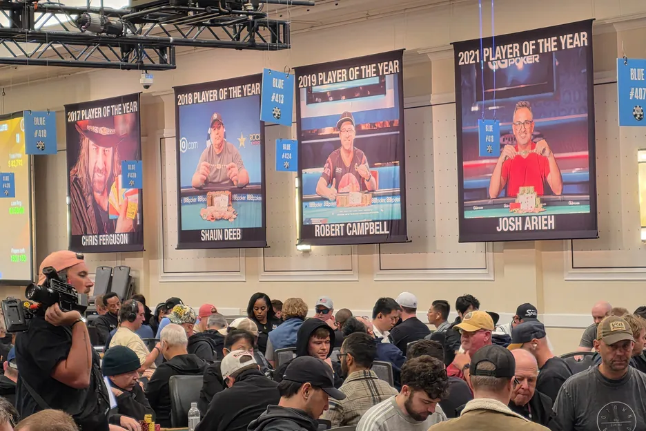 Players get their face on a banner if they win WSOP PoY.