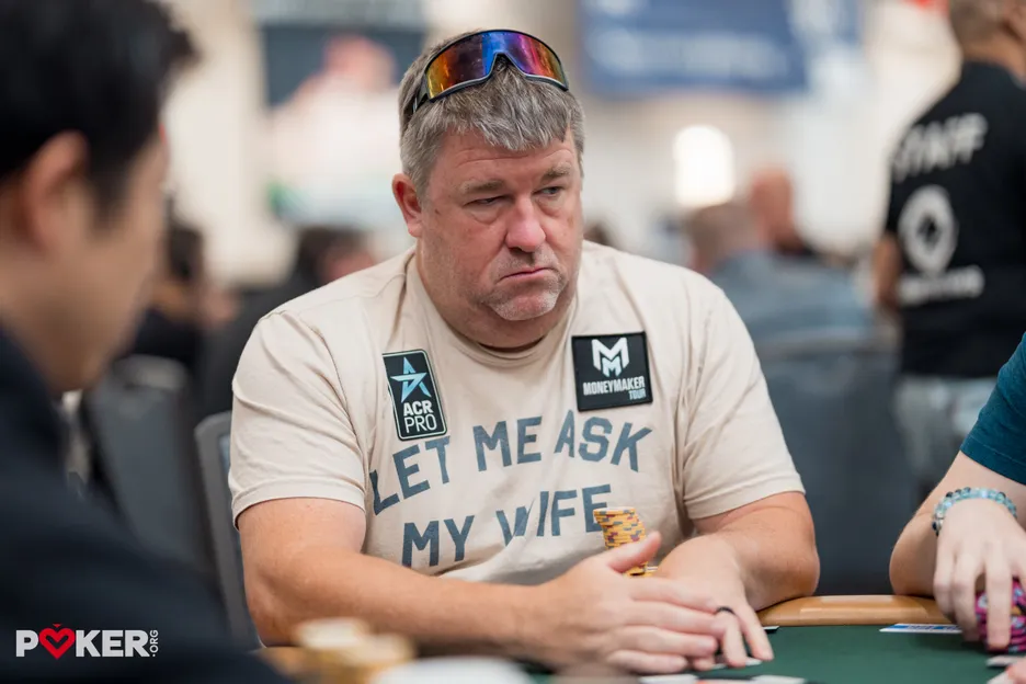 Join Moneymaker for another run in the Super Main Event. 