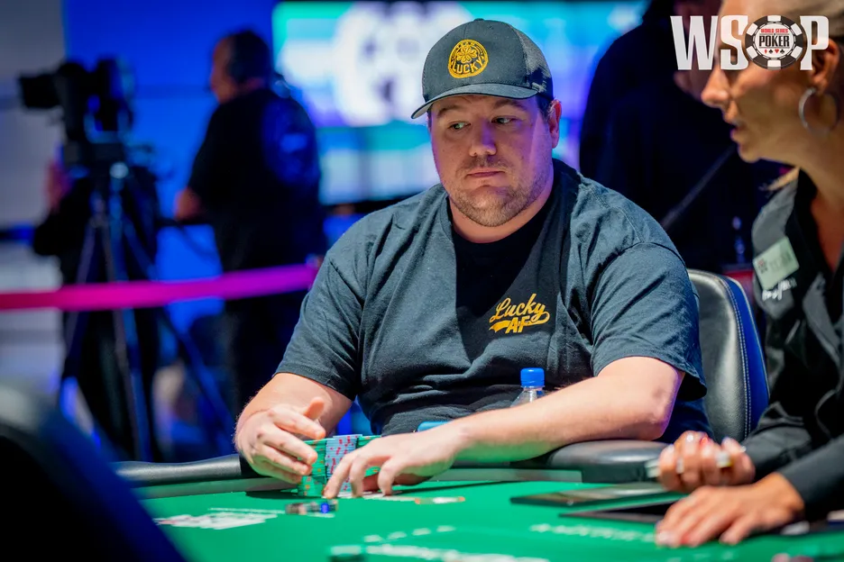 Shaun Deeb came in as chip leader with 13 left on the final day of the $1,500 8-Game Mixed event.