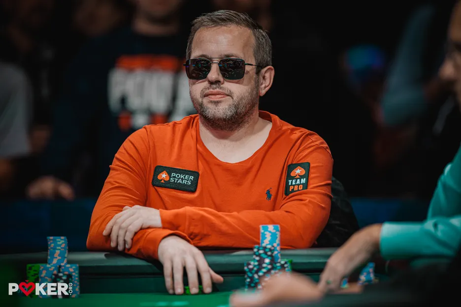 Kenny Hallaert built a monster stack through Day 7.