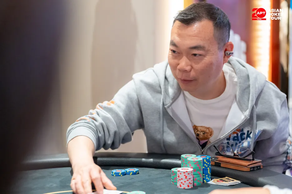 The lone American at the final table, Yifu He.