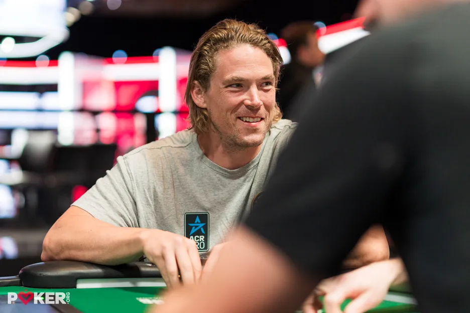 Alex Foxen navigated his way through the bubble with a very short stack. 