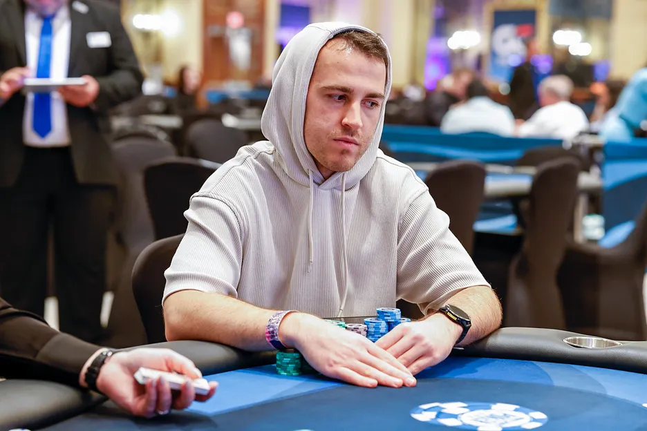 WSOP Paradise 8-game champion and 2021 WSOP Main Event champ Koray Aldemir was among a flood of max late-registrants