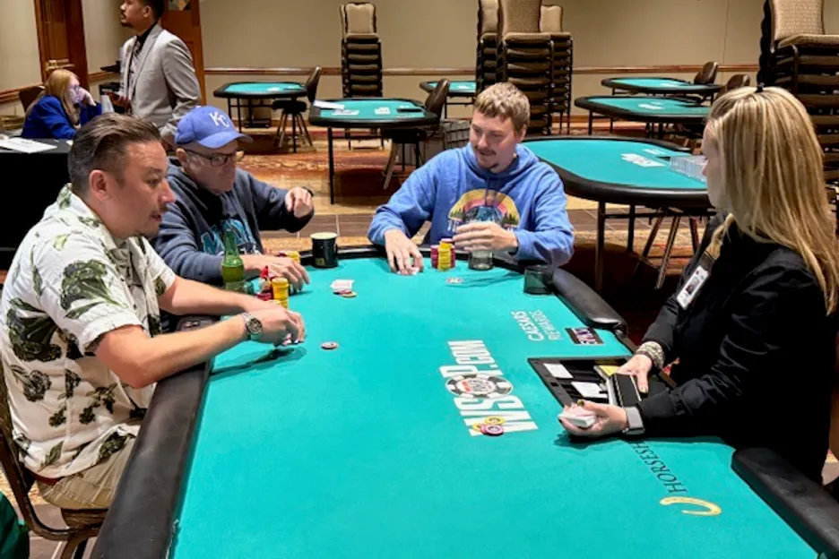 Dalton Jones (in seat 8) won this event in 2024