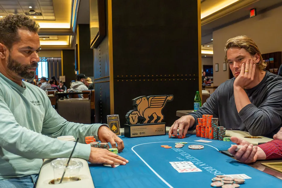 Alex Foxen won his previous MSPT at Venetian in 2018. 