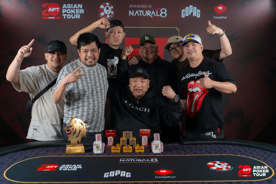 The ultra-stacked Tsujisaka and friends.