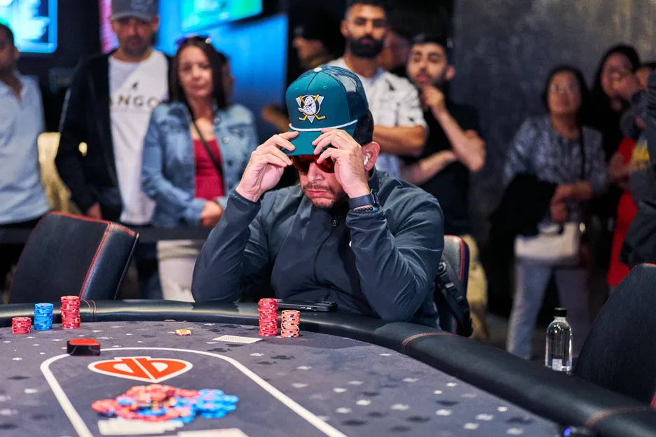 Carlos Correa, like many others before him, ran into Dongwoo Ko on Day 3. 