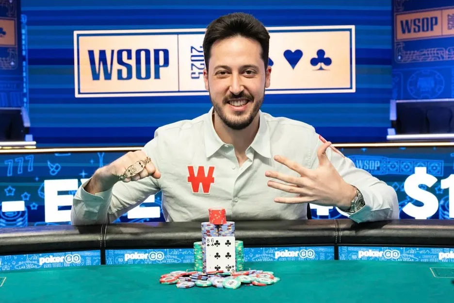 Adrian Mateos won his fifth WSOP bracelet on Saturday in the Horseshoe, in an event that started online. 