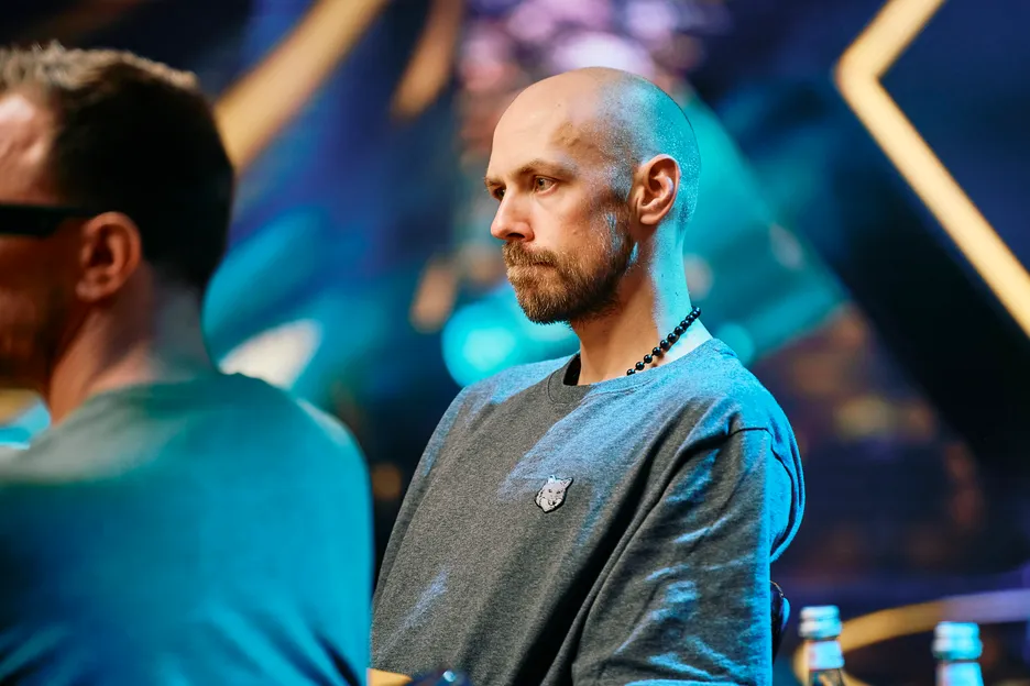 Stephen Chidwick fired 13 bullets but couldn't convert them into a min-cash.