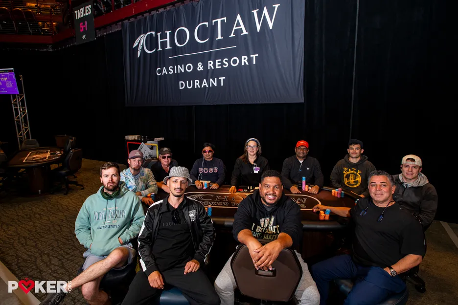 Cruz entered the final eight in third place before falling to the back. 