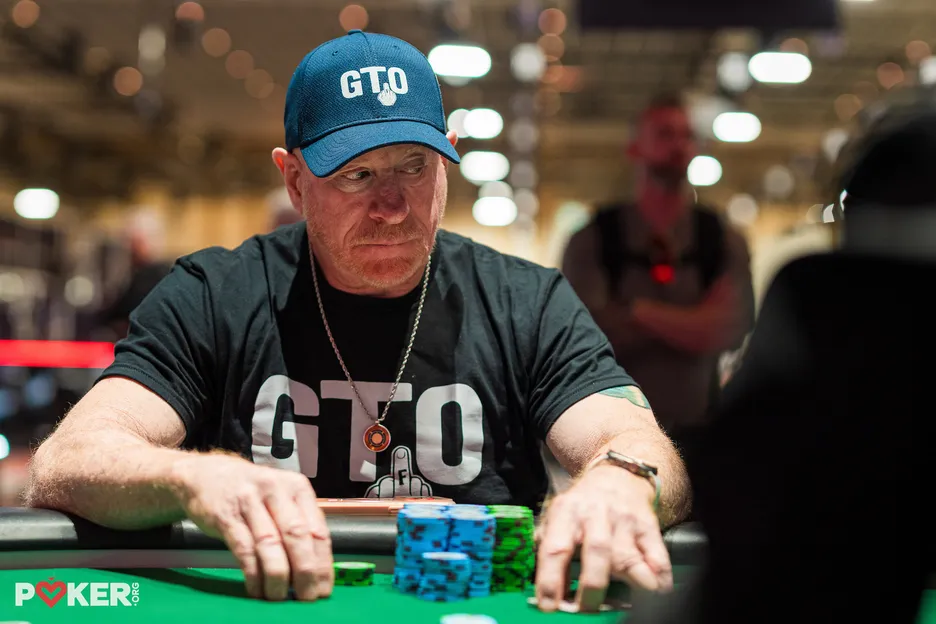The broken leg didn't slow down Harlan Karnofsky's quest for a bracelet. 