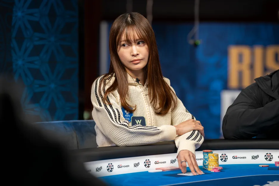 Shiina Okamoto playing on one of the TV tables on Day 2.