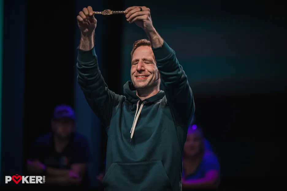 Benny Glaser hoists his ninth WSOP bracelet