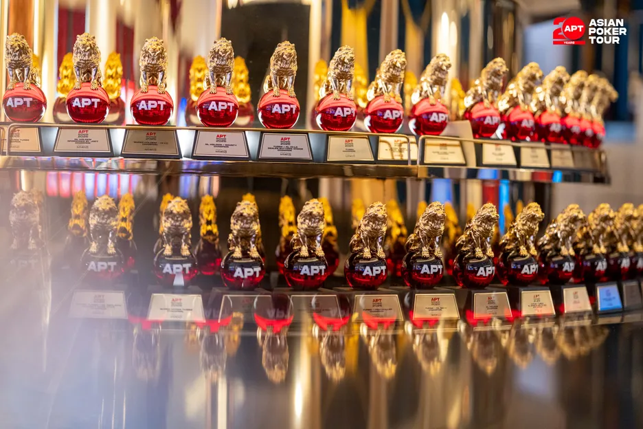 The APT lion trophy - one of the coolest prizes in the game.