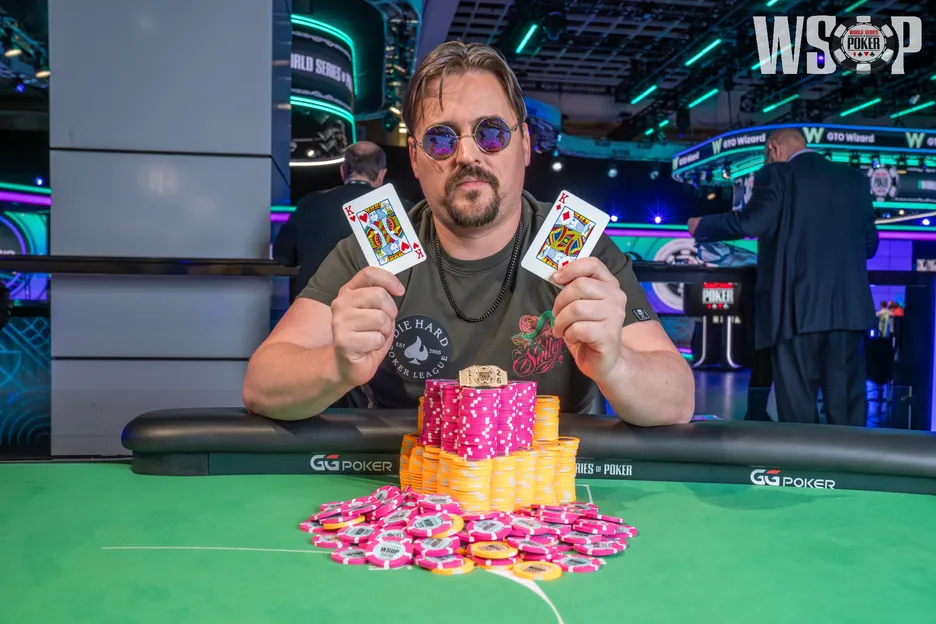 Eric Weber won the $600 Ultra Stack with red kings.
