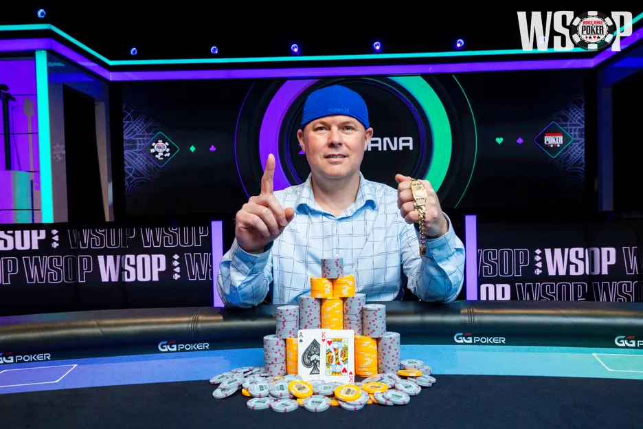 Smith was down to just four big blinds in four-handed play. 