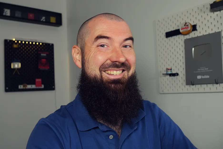 James 'SplitSuit' Sweeney.