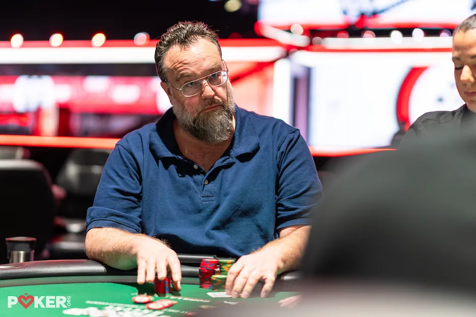 Fellow Hall of Famer Todd Brunson left Hellmuth short