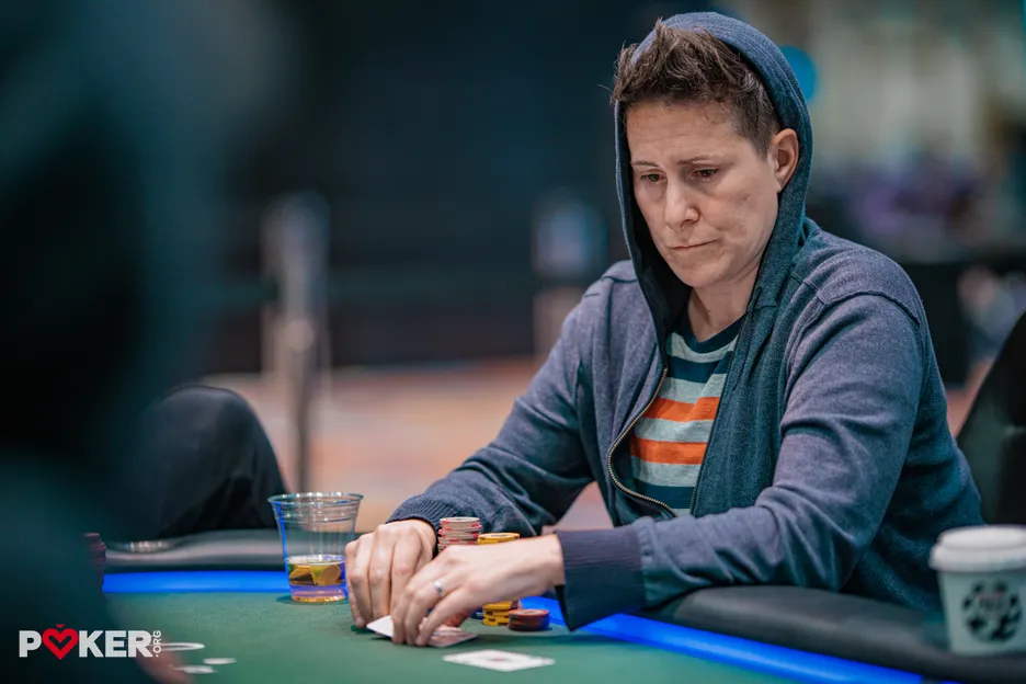 Vanessa Selbst is looking good for a deep run in the $10,000 Eight Game Mixed Championship.
