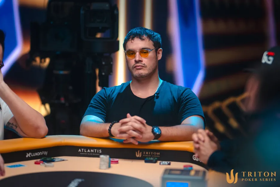 Taylor von Kriegenbergh flopped a set and scored a huge double up through Phil Ivey.