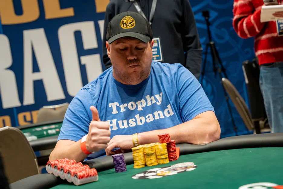 Deeb acknowledging another winning hand from Gilles Silbernagel.