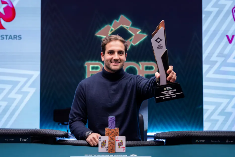 Simao was among friends for his $256K win. 