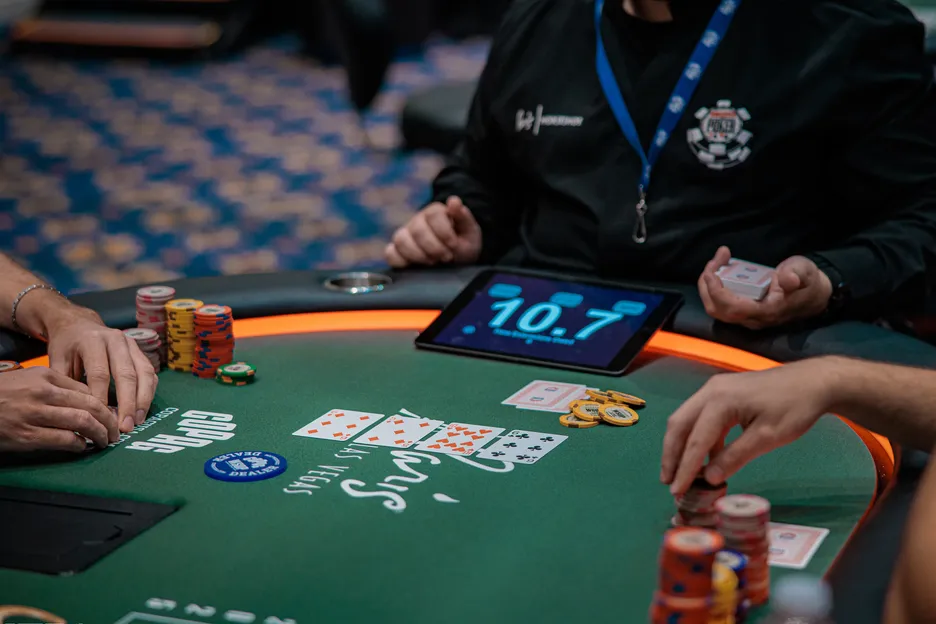 Close up of a poker shot clock