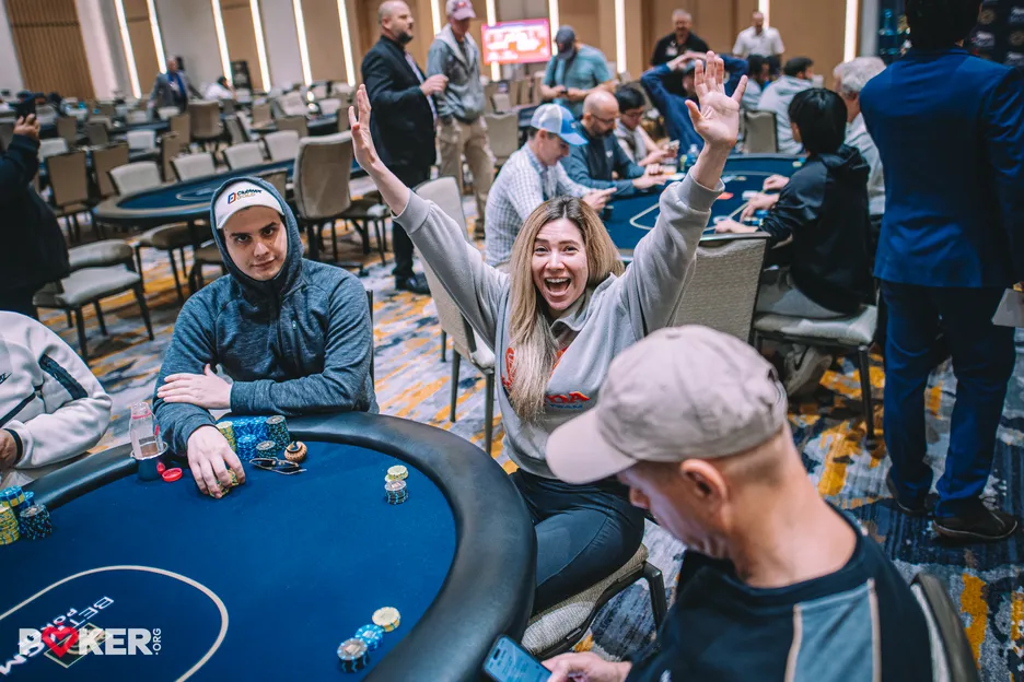 Ashley Frank cashes the Main Event