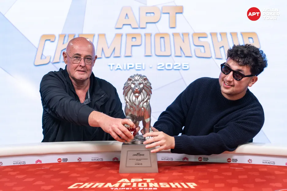 Hollink, left, with Rounce-Sue and the Pewter Lion.