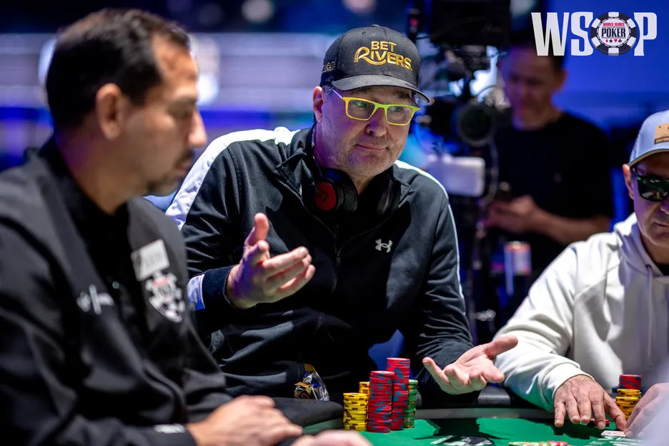 Phil Hellmuth is hanging in there.
