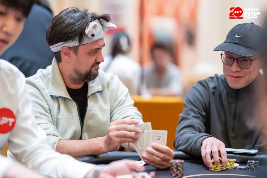 It's hard to take yourself too seriously when playing a game called 'Atomic Pineapple'.