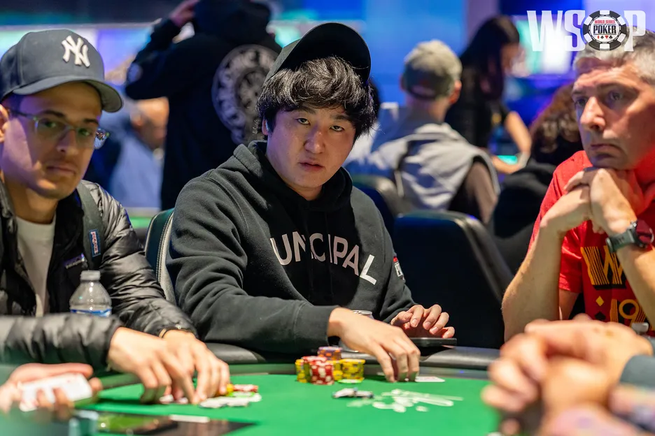 Ryuta Nakai is your Day 1A chip leader. 