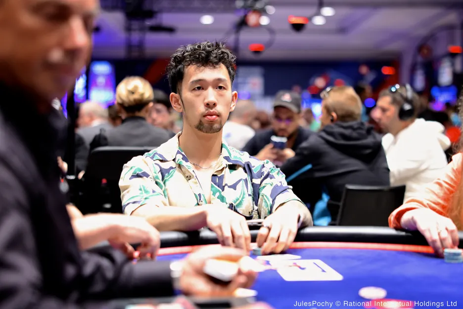 WSOP Main Event finalist Han Feng qualified with a big stack on Day 1E.