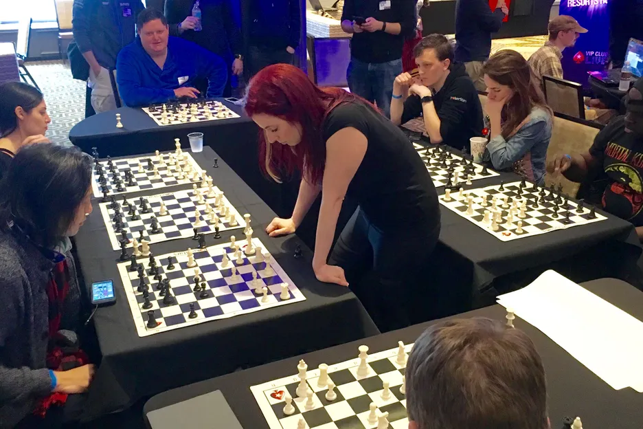 Jennifer Shahade playing eight games at one time
