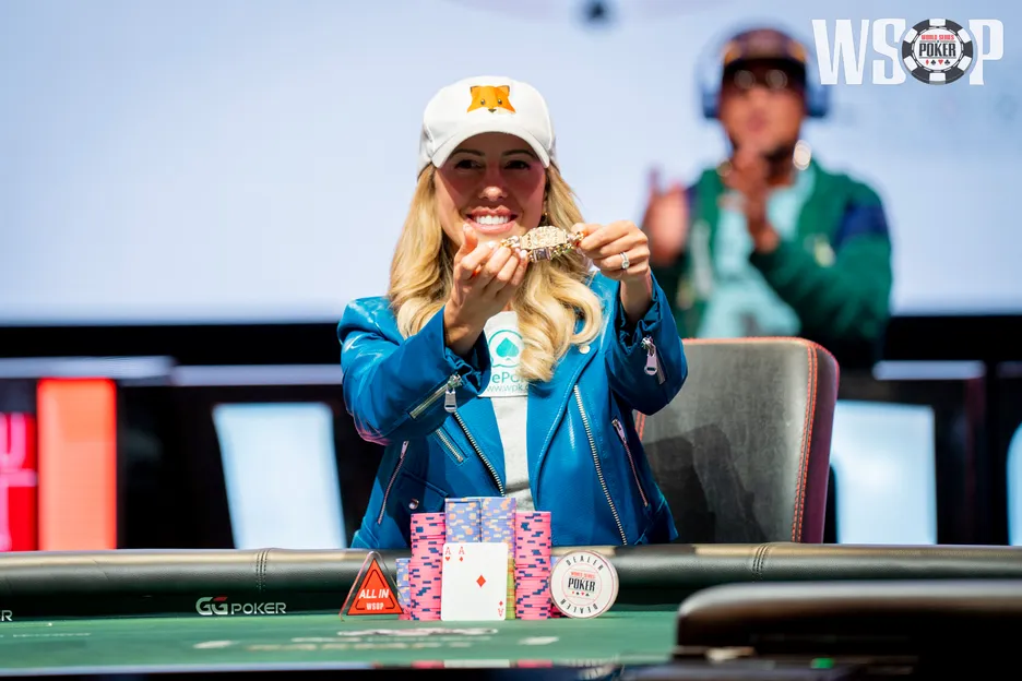 Kristen Foxen won her sixth bracelet on Sunday