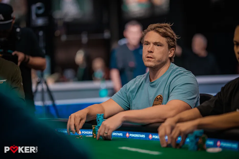 Alex Foxen also fell to Ike Haxton.