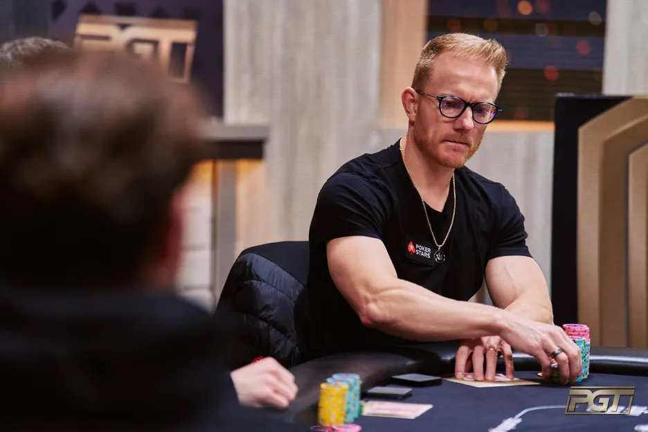 Jason Koon will return with four starting stacks on Day 2. 
