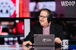 Norman Chad behind the ic at the WSOP.