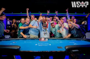 Minnesota poker fans finally got a winner's pic on their third attempt. 