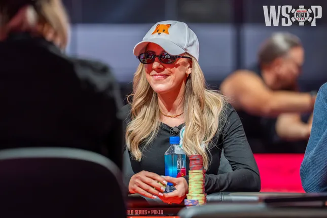 Kristen Foxen in final six of WSOP $25K High Roller with $1.7M up top